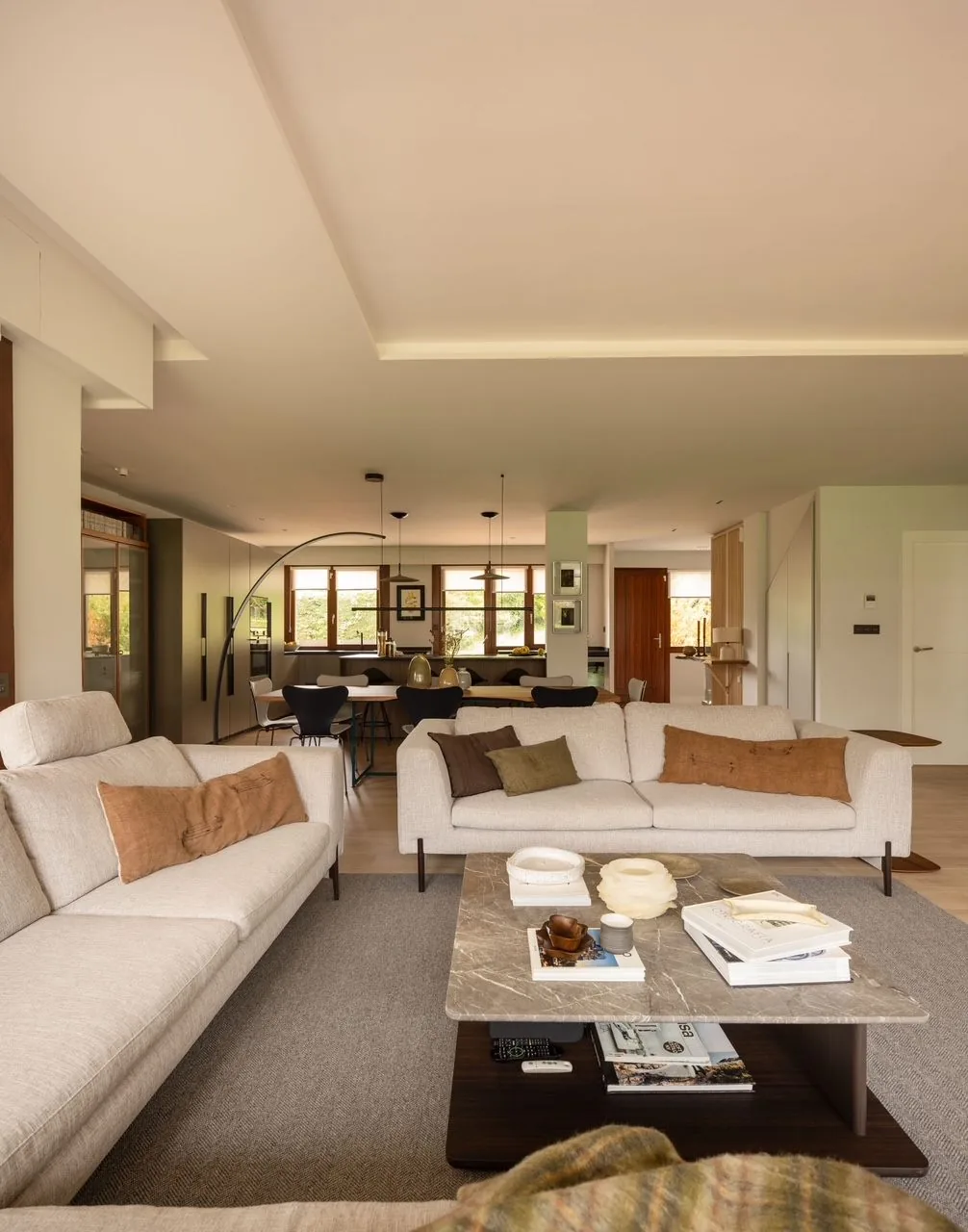 Salón de una vivienda tras una reforma integral